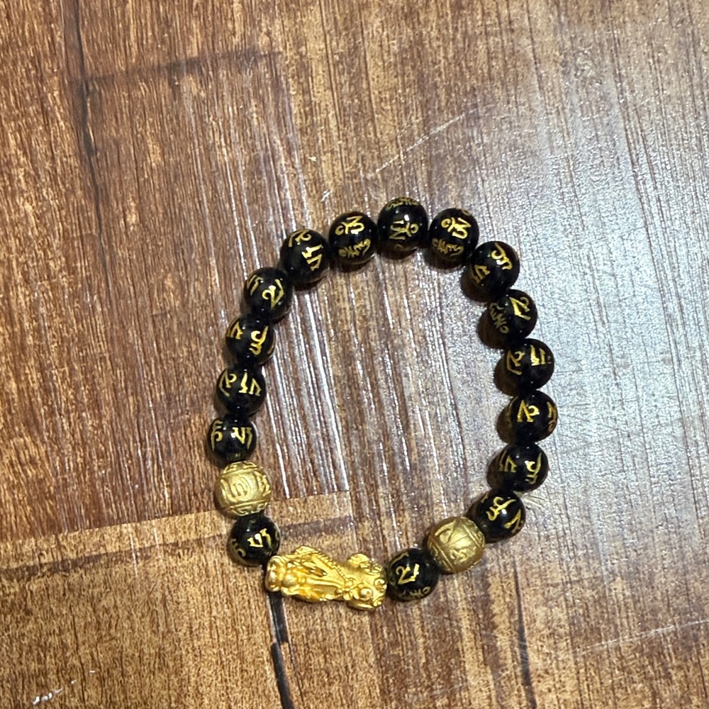 Gold and Black Beaded Pixiu Bracelet - Women's Spiritual Bracelet